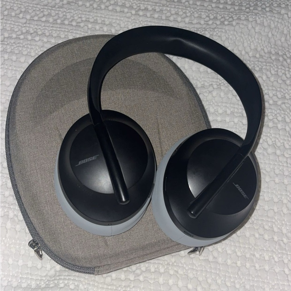 Bose 700 Noise Cancelling Wireless Headphones